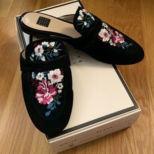 WHITE HOUSE BLACK MARKET Minny Velvet Slide Shies Size 7.5 EUC